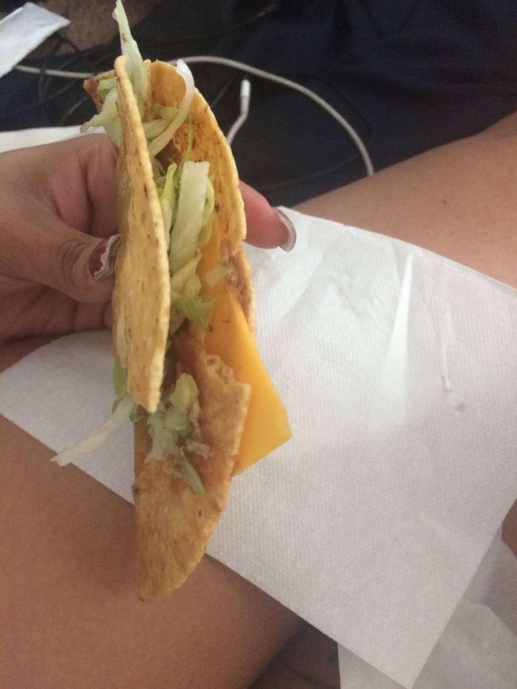 Jack in the Box | restaurant | 712 E Pioneer Pkwy, Arlington, TX 76010, USA | 8172779520 OR +1 817-277-9520