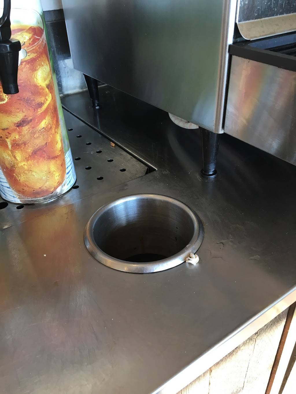 Captain Ds | restaurant | 3937 Dixie Hwy, Louisville, KY 40216, USA | 5024474582 OR +1 502-447-4582