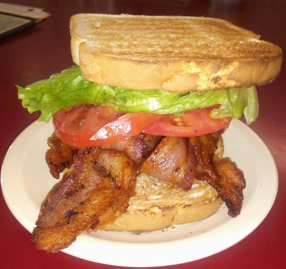 Louies Daybreak Diner | restaurant | 1168 E Weber Rd, Columbus, OH 43211, USA | 6142614560 OR +1 614-261-4560