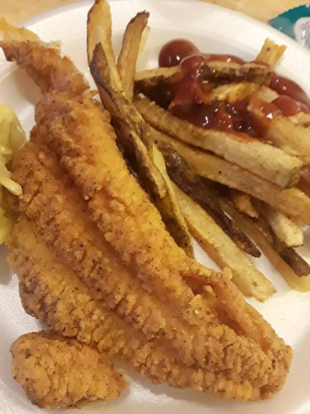 Fayes Place | restaurant | 1718 S Ewing Ave, Dallas, TX 75216, USA | 4698349952 OR +1 469-834-9952