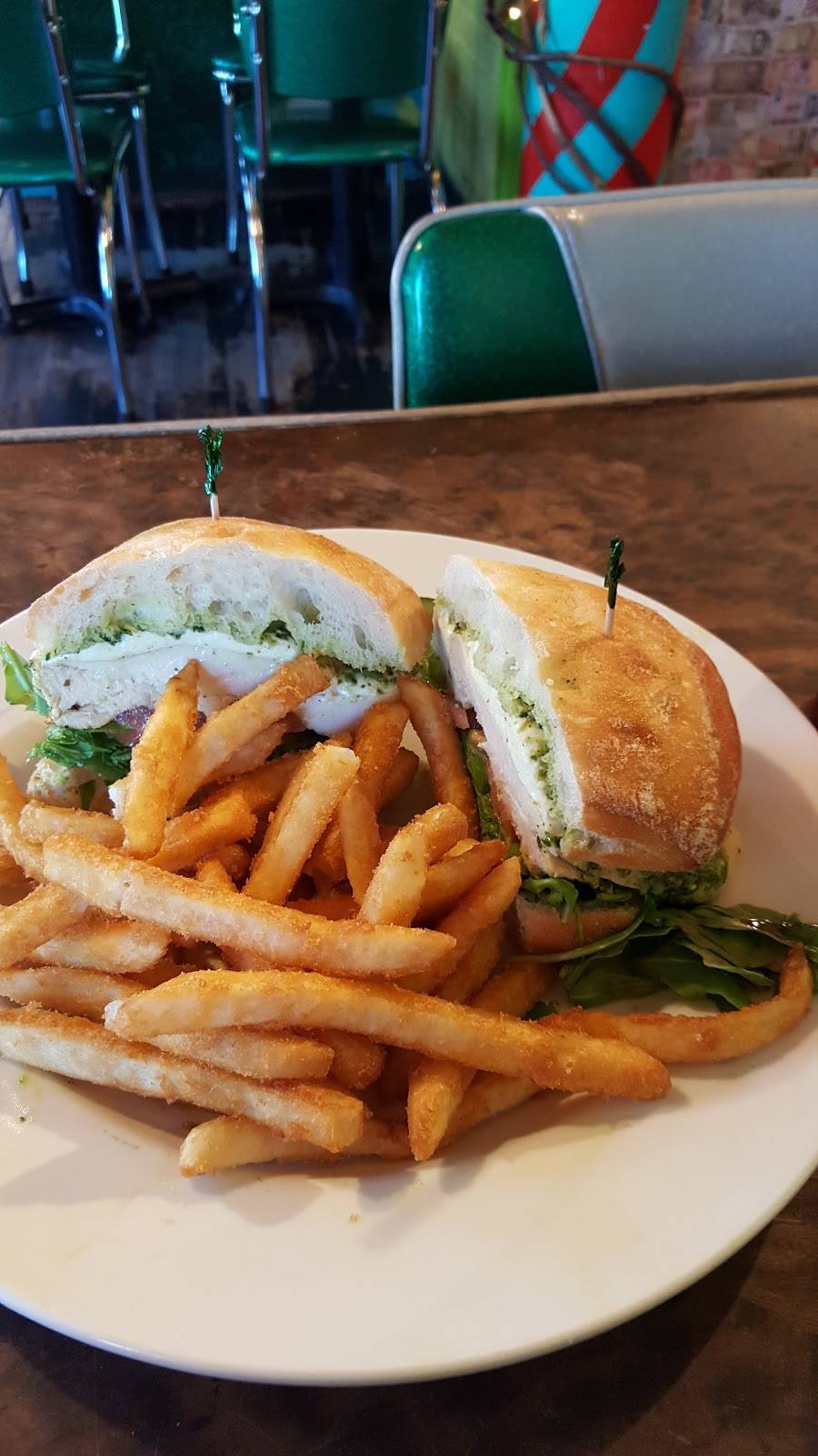 The PaperMoon Diner | restaurant | 2905, 227, W 29th St, Baltimore, MD 21211, USA | 4108894444 OR +1 410-889-4444