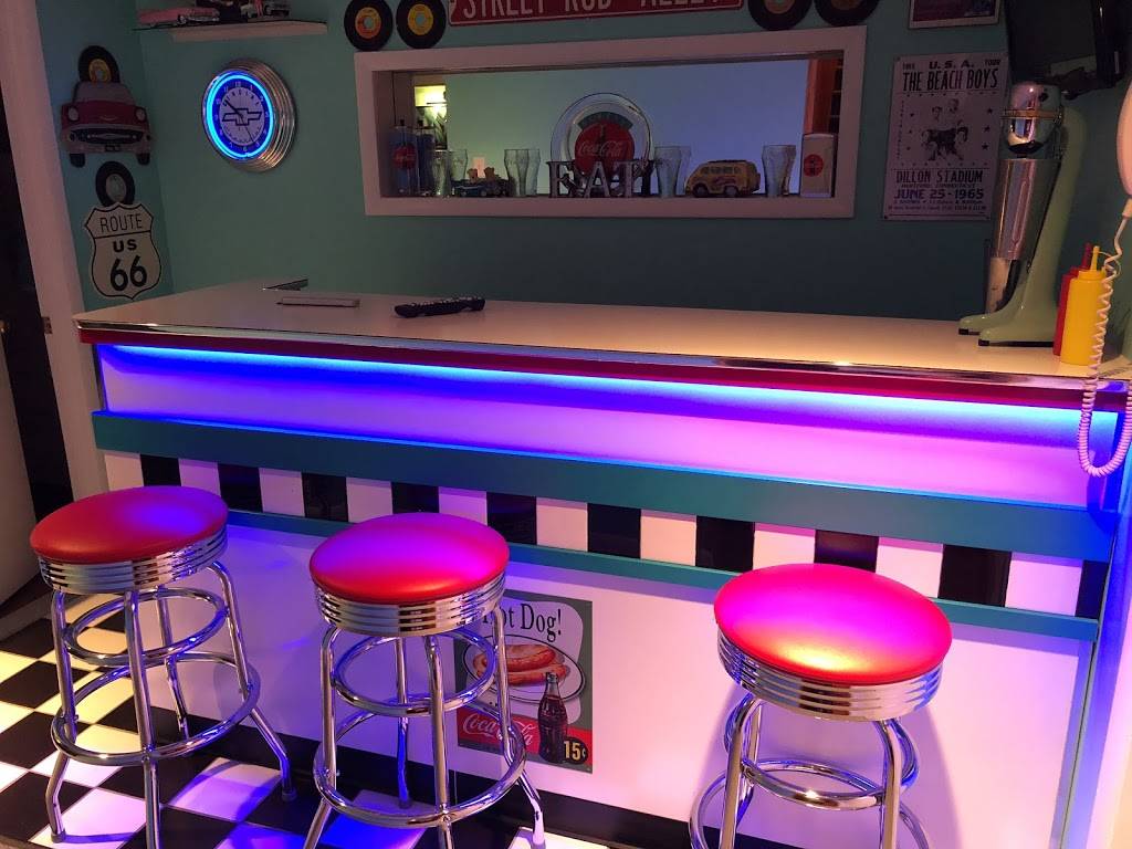 Joes Malt Shop | restaurant | 948 Ralph Ave, Langhorne, PA 19047, USA | 2157575933 OR +1 215-757-5933