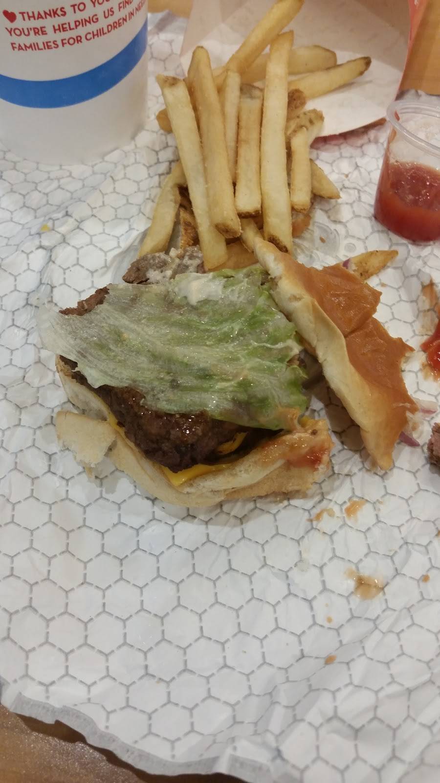 Wendys | restaurant | 570 Middle Country Rd, St James, NY 11780, USA | 6319792235 OR +1 631-979-2235