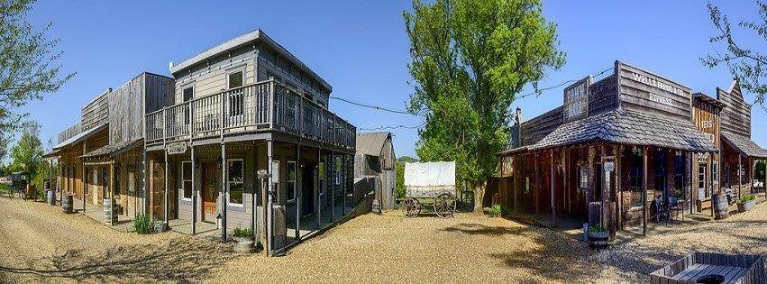 Town Hall Taproom & Restaurant | restaurant | 1401 Olive Rd, New Haven, MO 63068, USA | 5732373672 OR +1 573-237-3672