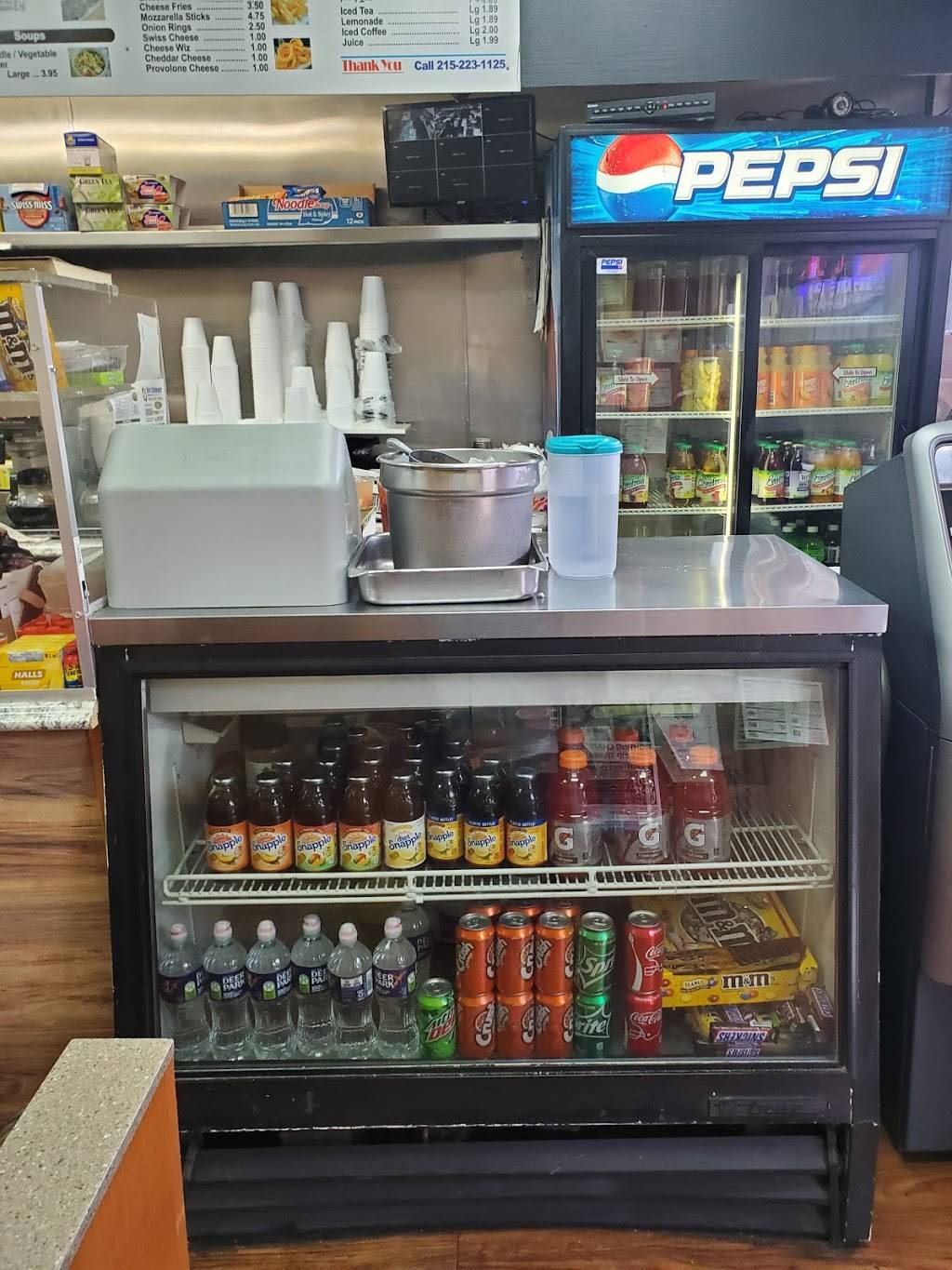 Dogs house (Best sunny diner) | restaurant | 2560 Germantown Ave, Philadelphia, PA 19133, USA | 2152231125 OR +1 215-223-1125