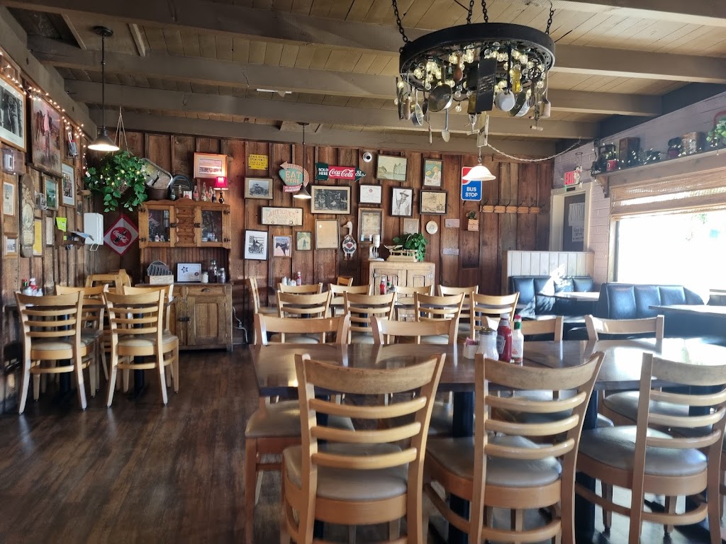 Miz Zips | restaurant | 2924 E Rte 66, Flagstaff, AZ 86004, USA | 9285260104 OR +1 928-526-0104