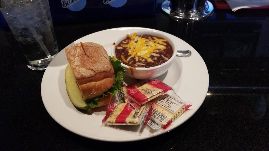 Plaza Grill Restaurant | restaurant | 7750 Carondelet Ave, Clayton, MO 63105, USA | 3147191116 OR +1 314-719-1116