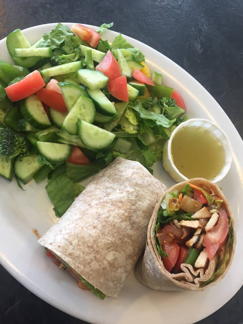 Cindys Restaurant | restaurant | 15 Capella Ct, Nepean, ON K2E 7X1, Canada | 6137279362 OR +1 613-727-9362