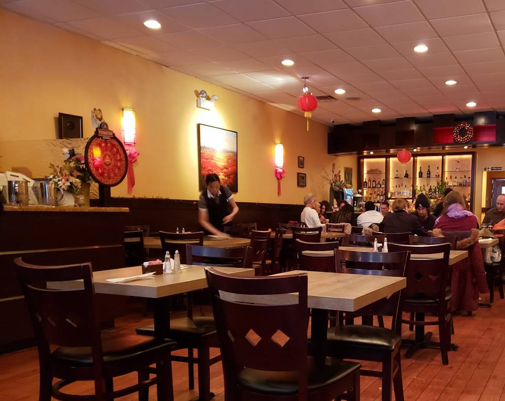 Moon Palace Restaurant | restaurant | 216 W Cermak Rd, Chicago, IL 60616, USA | 3122254081 OR +1 312-225-4081