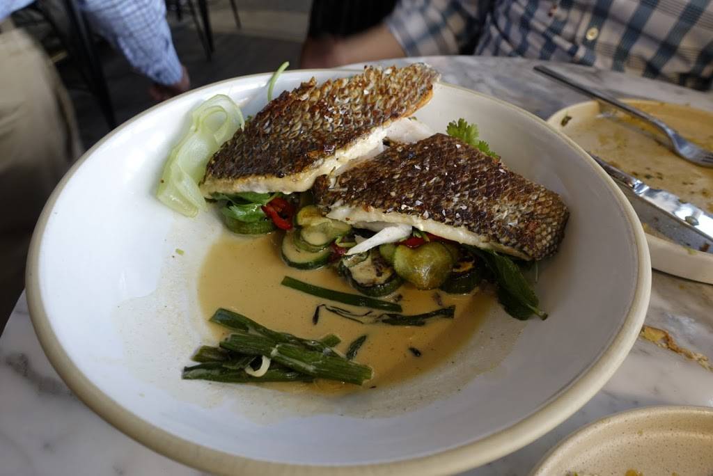 Requin | restaurant | 100 District Square SW, Washington, DC 20024, USA | 2028278380 OR +1 202-827-8380