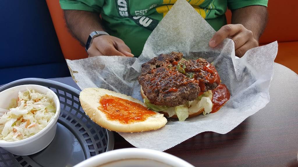 Quickies Burgers & Wings | restaurant | 1000 S State Rd 7, Hollywood, FL 33023, USA | 9549819464 OR +1 954-981-9464