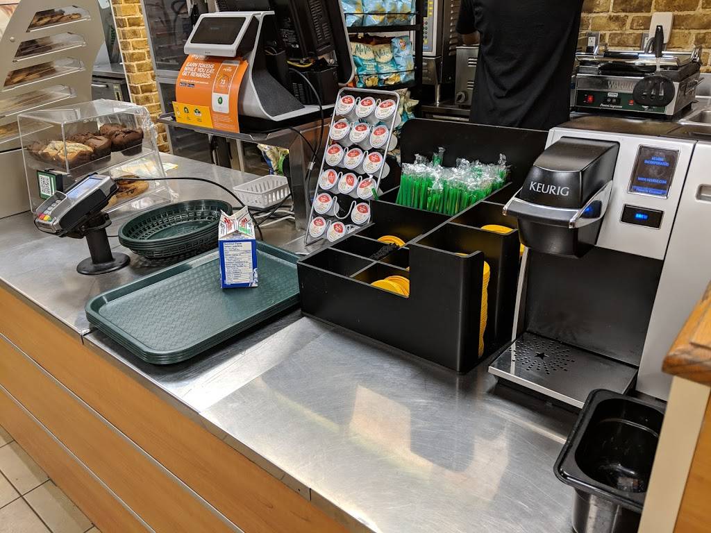 Subway | meal takeaway | 1765 Eglinton Ave W, Toronto, ON M6E 2H7, Canada | 4166405682 OR +1 416-640-5682