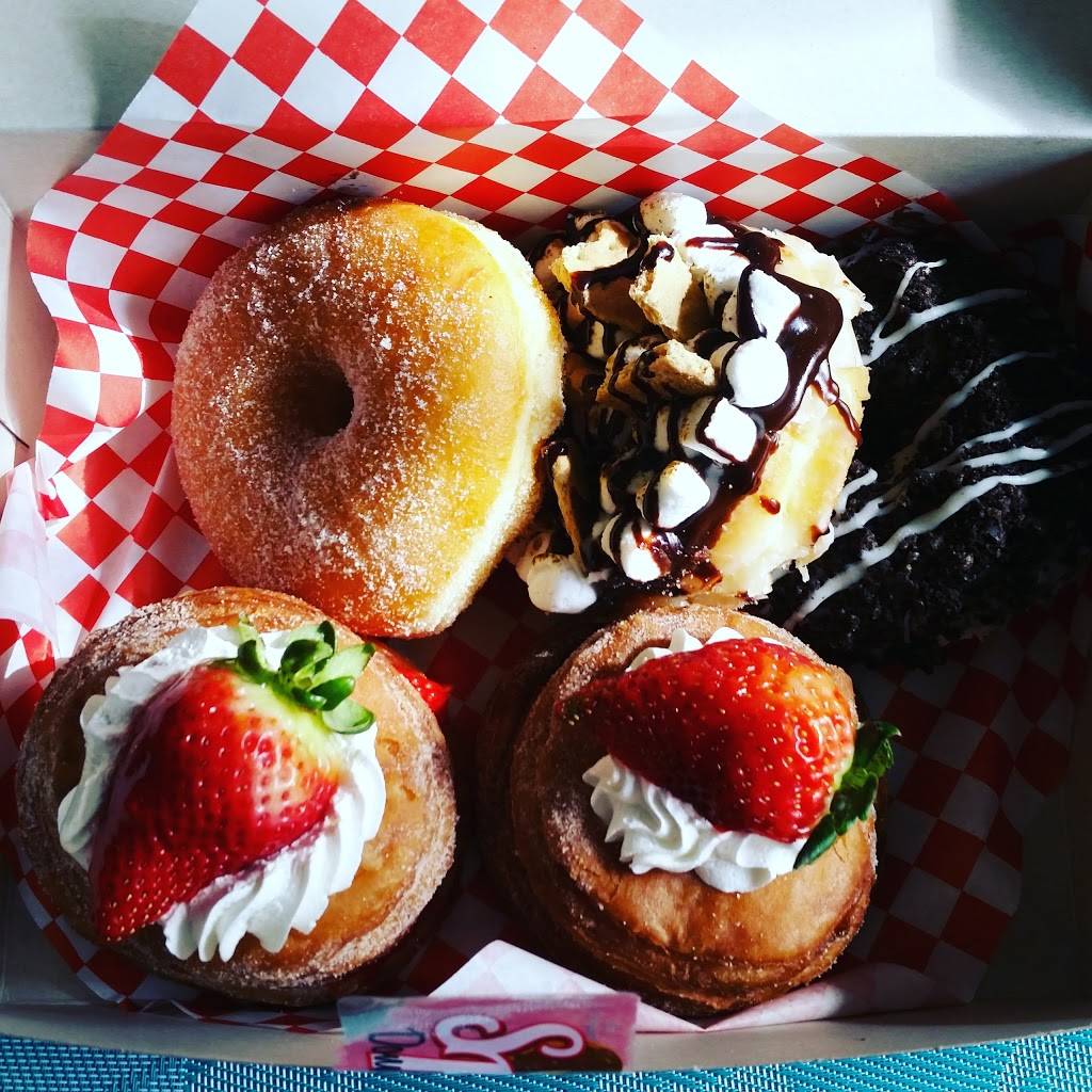 SKS Donut & Croissant | bakery | 5850 W 3rd St Suite #A, Los Angeles, CA 90036, USA | 3239352409 OR +1 323-935-2409