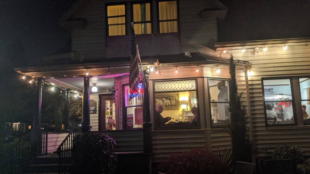 Thai Lahnna LLC | restaurant | 7937 SE 13th Ave, Portland, OR 97202, USA | 5032300422 OR +1 503-230-0422