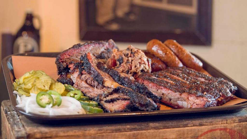 Pecan Lodge | restaurant | 2702 Main St, Dallas, TX 75226, USA | 2147488900 OR +1 214-748-8900