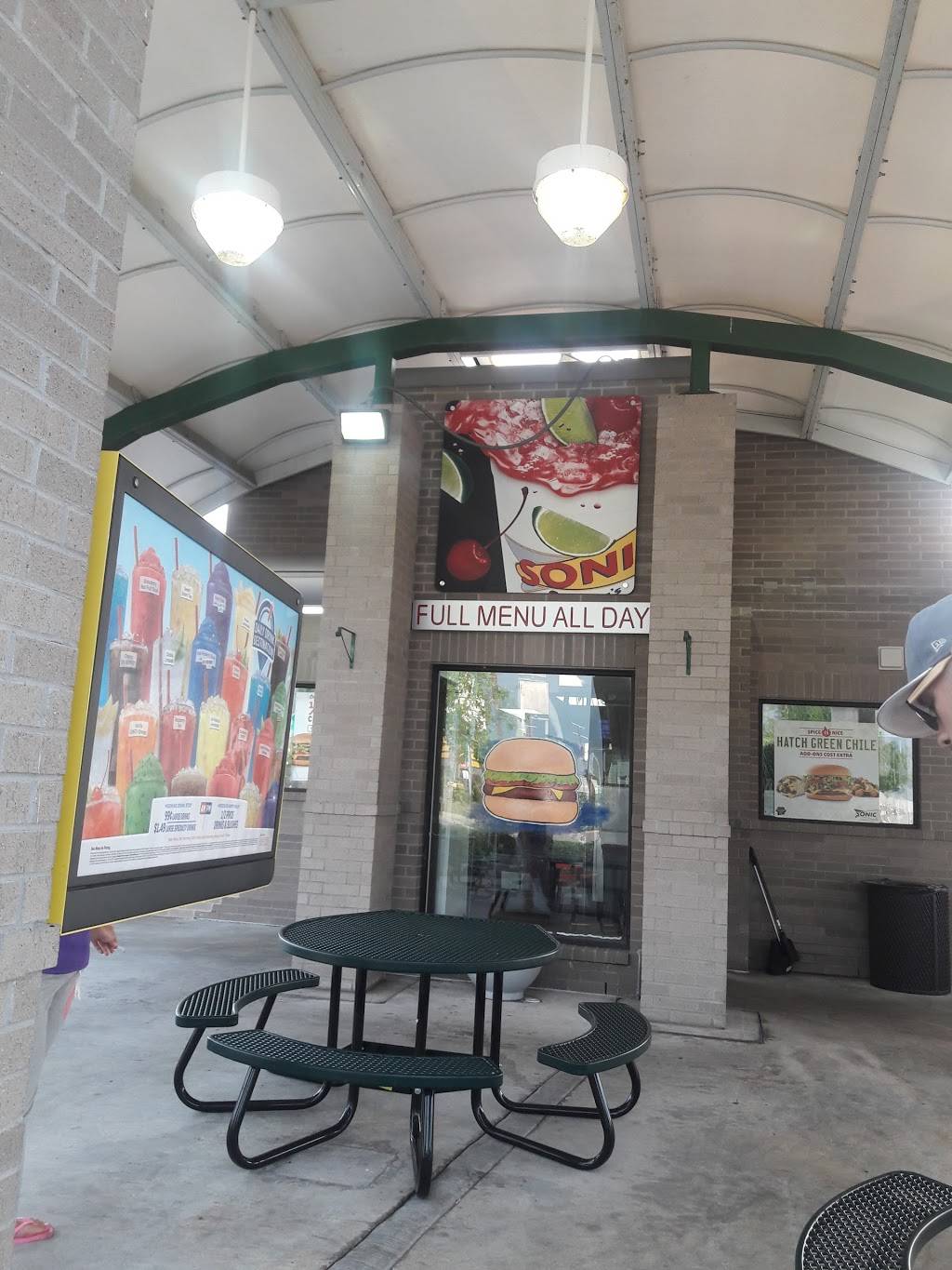 Sonic Drive-In | restaurant | 6202 Broadway Blvd, Garland, TX 75043, USA | 9722032993 OR +1 972-203-2993