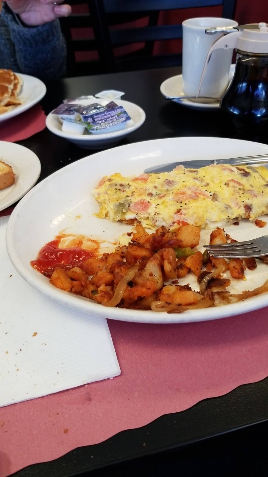 Deli On the Square | restaurant | 756 E Black Horse Pike, Pleasantville, NJ 08232, USA | 6096467296 OR +1 609-646-7296