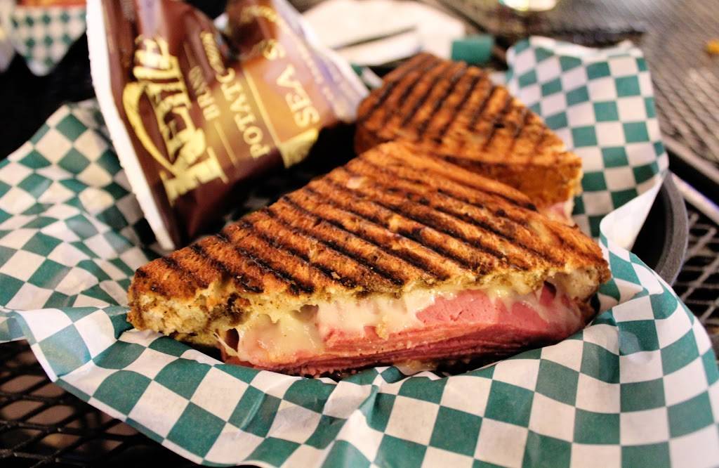 Lizzie McNeills | restaurant | 400 N McClurg Ct, Chicago, IL 60611, USA | 3124671992 OR +1 312-467-1992