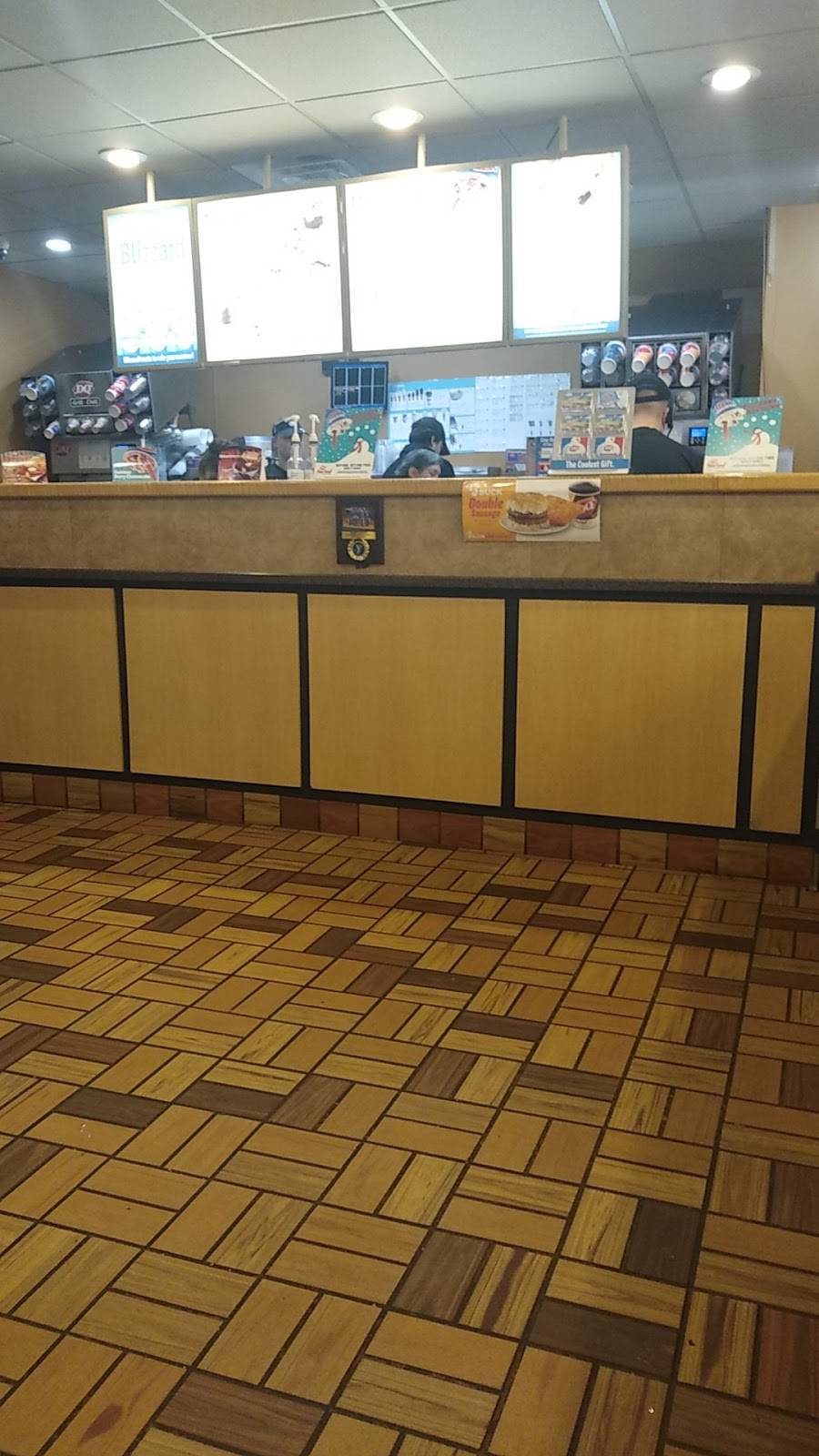 Dairy Queen Grill & Chill | restaurant | 945 N College St, Harrodsburg, KY 40330, USA | 8597340252 OR +1 859-734-0252