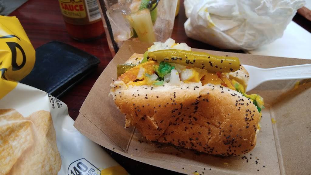 O’Briens Restaurant & Bar | restaurant | 10000 W OHare Ave, Chicago, IL 60666, USA | 7734620700 OR +1 773-462-0700