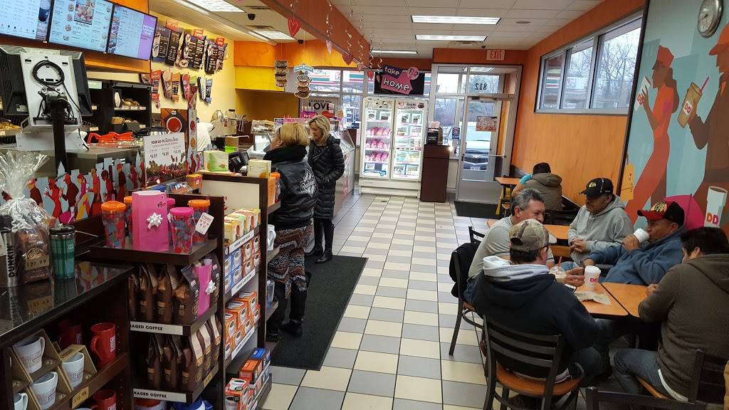Dunkin | cafe | 812 E Chicago St, Elgin, IL 60120, USA | 8478417411 OR +1 847-841-7411