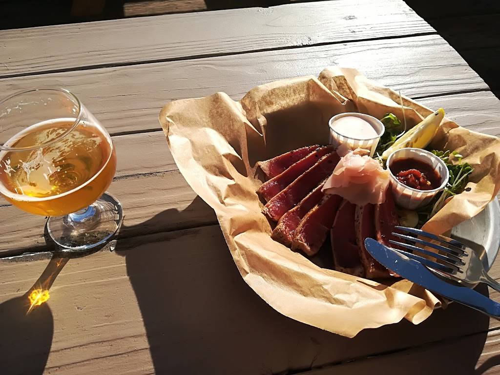 Beach House Fish | restaurant | 668 E Harbor Blvd, Ventura, CA 93001, USA | 8056434783 OR +1 805-643-4783