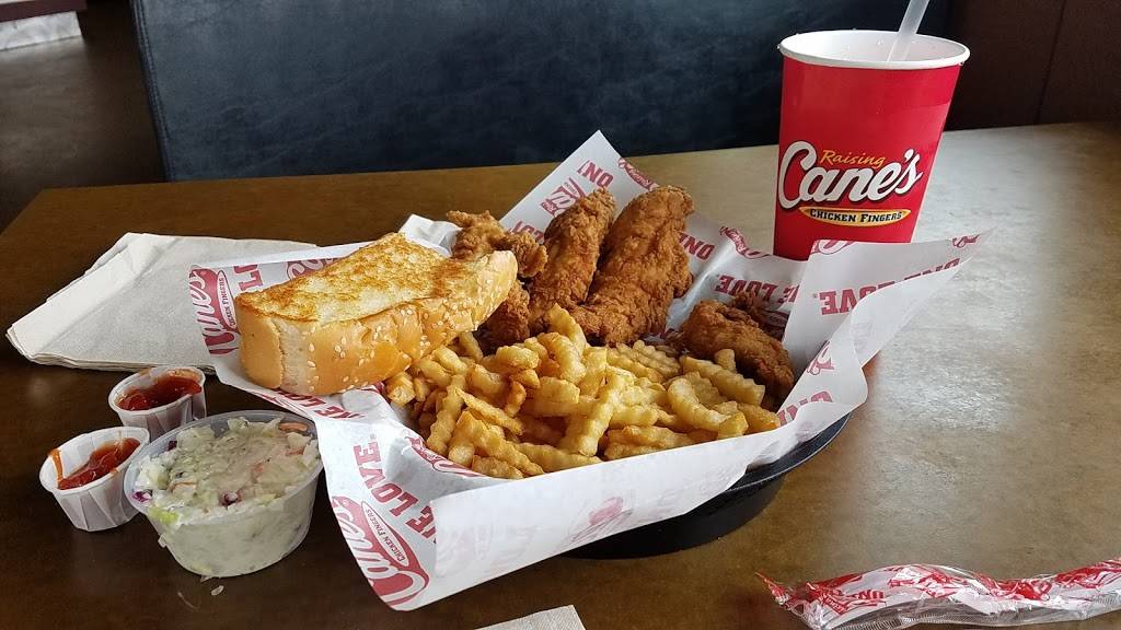 Raising Canes Chicken Fingers | meal takeaway | 9581 Sawmill Pkwy, Powell, OH 43065, USA | 6143894968 OR +1 614-389-4968