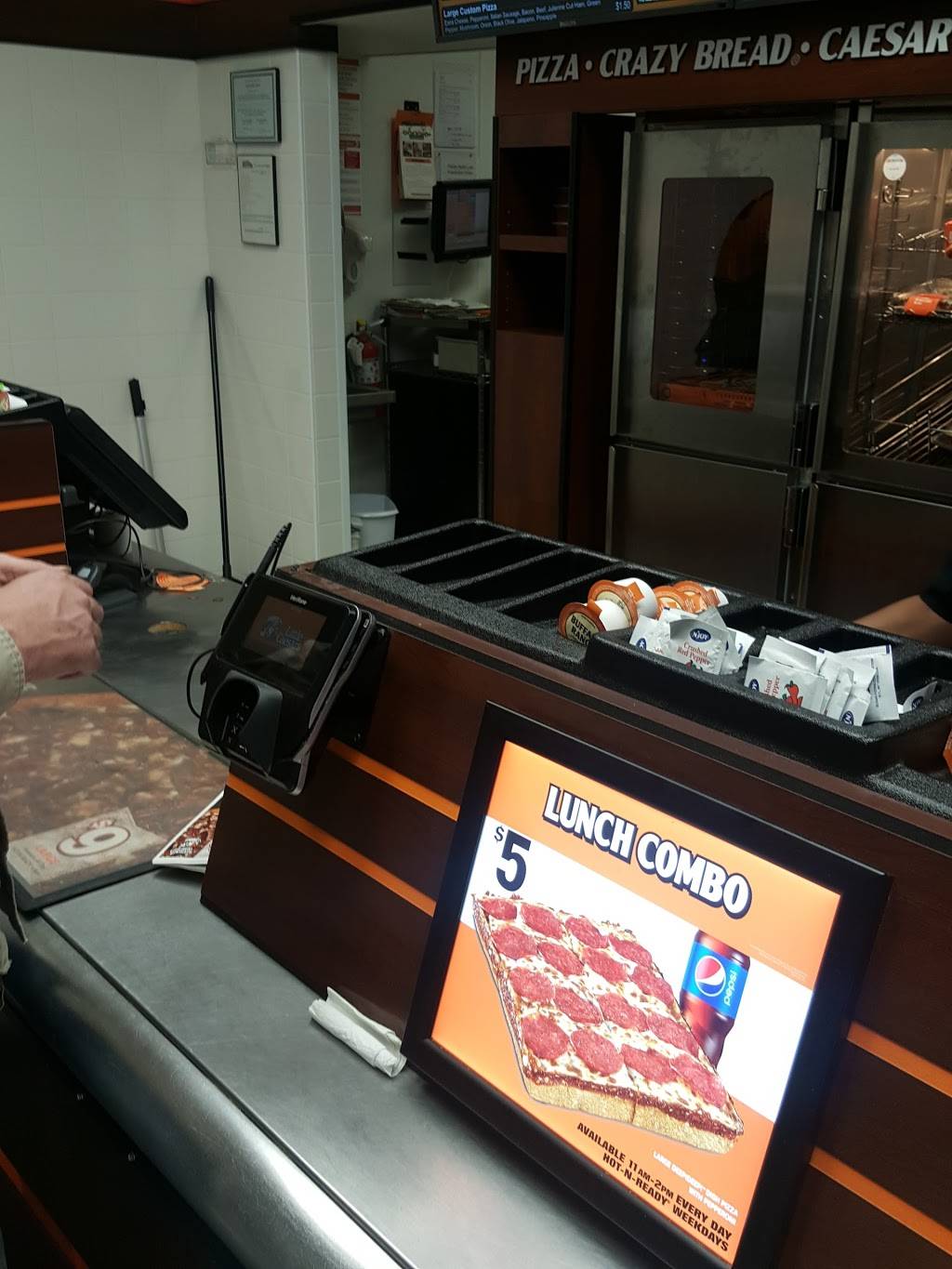 Little Caesars Pizza | meal delivery | 2010 Lamar Ave, Paris, TX 75460, USA | 9037378422 OR +1 903-737-8422