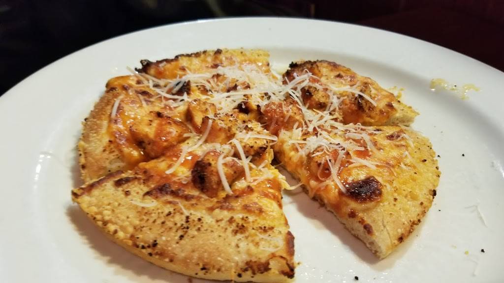 Bostons Restaurant & Sports Bar | restaurant | 5825 W, Arizona Pavilions Dr, Tucson, AZ 85743, USA | 5205721555 OR +1 520-572-1555