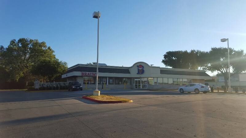 Braums Ice Cream & Burger Restaurant | restaurant | 3602 Inwood Rd, Dallas, TX 75209, USA | 2145280979 OR +1 214-528-0979