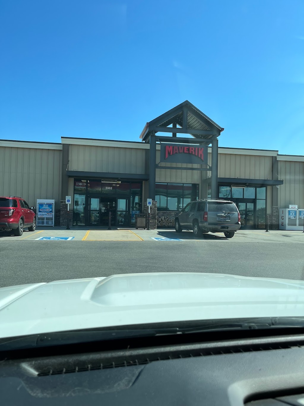 Maverik Adventures First Stop | restaurant | 5992 W Pointe Pkwy, Post Falls, ID 83854, USA | 2087770437 OR +1 208-777-0437