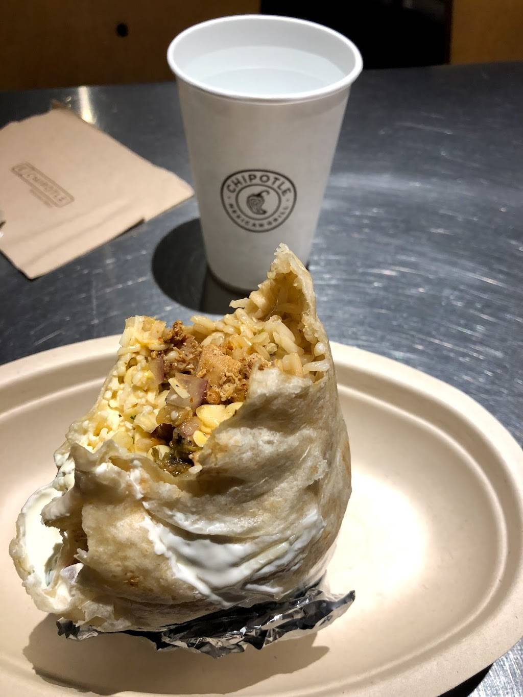 Chipotle Mexican Grill | restaurant | 250 Granite St Ste 153, Braintree, MA 02184, USA | 7818431397 OR +1 781-843-1397