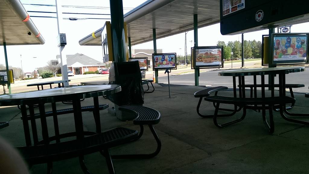 Sonic Drive-In | restaurant | 700 Highway 6 East, Batesville, MS 38606, USA | 6625634566 OR +1 662-563-4566