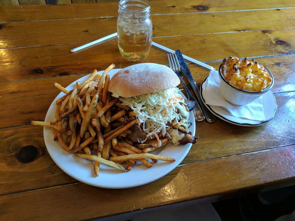 Hickory BBQ & Smokehouse | restaurant | 743 NY-28, Kingston, NY 12401, USA | 8453382424 OR +1 845-338-2424