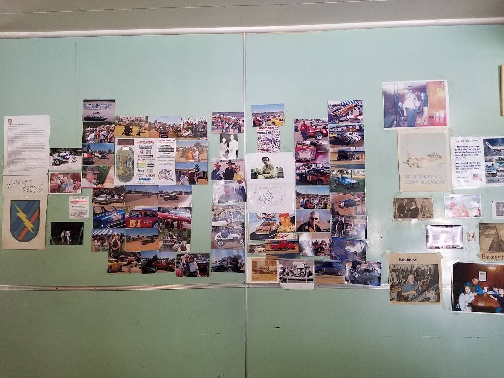 Tuckers Barbecue | restaurant | 4591 Broadway, Macon, GA 31206, USA | 4787889940 OR +1 478-788-9940