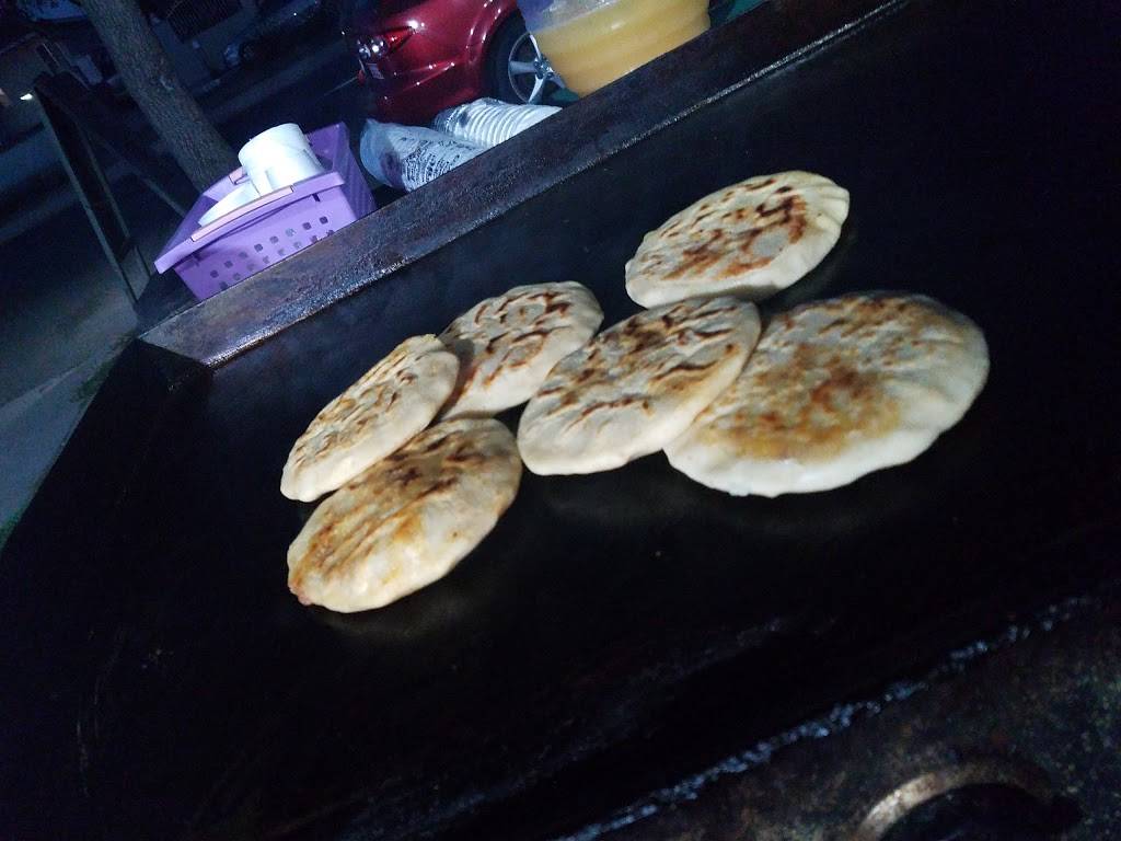 Pupusas De Niña Gloria | restaurant | 10815 Carmenita Rd, Whittier, CA 90605, USA | 5623289476 OR +1 562-328-9476