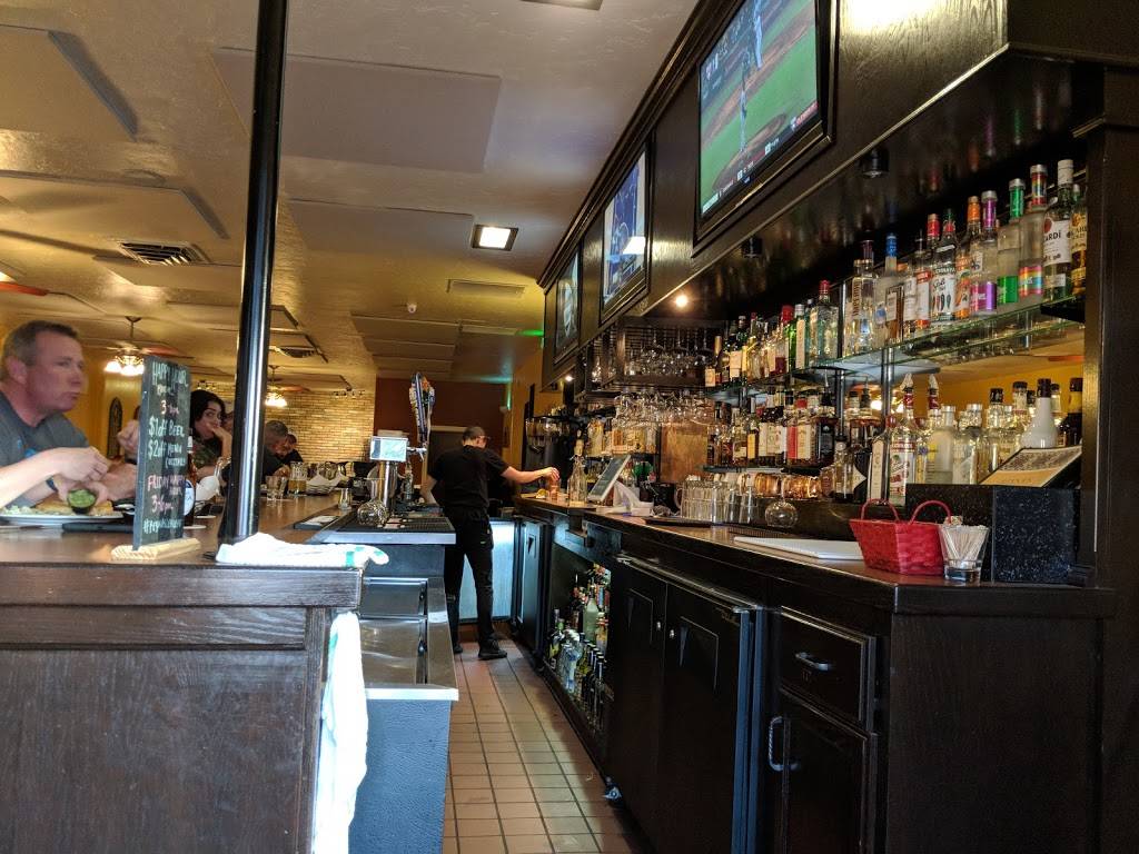 Reynas Restaurant | restaurant | 333 E St, Lemoore, CA 93245, USA | 5599259125 OR +1 559-925-9125