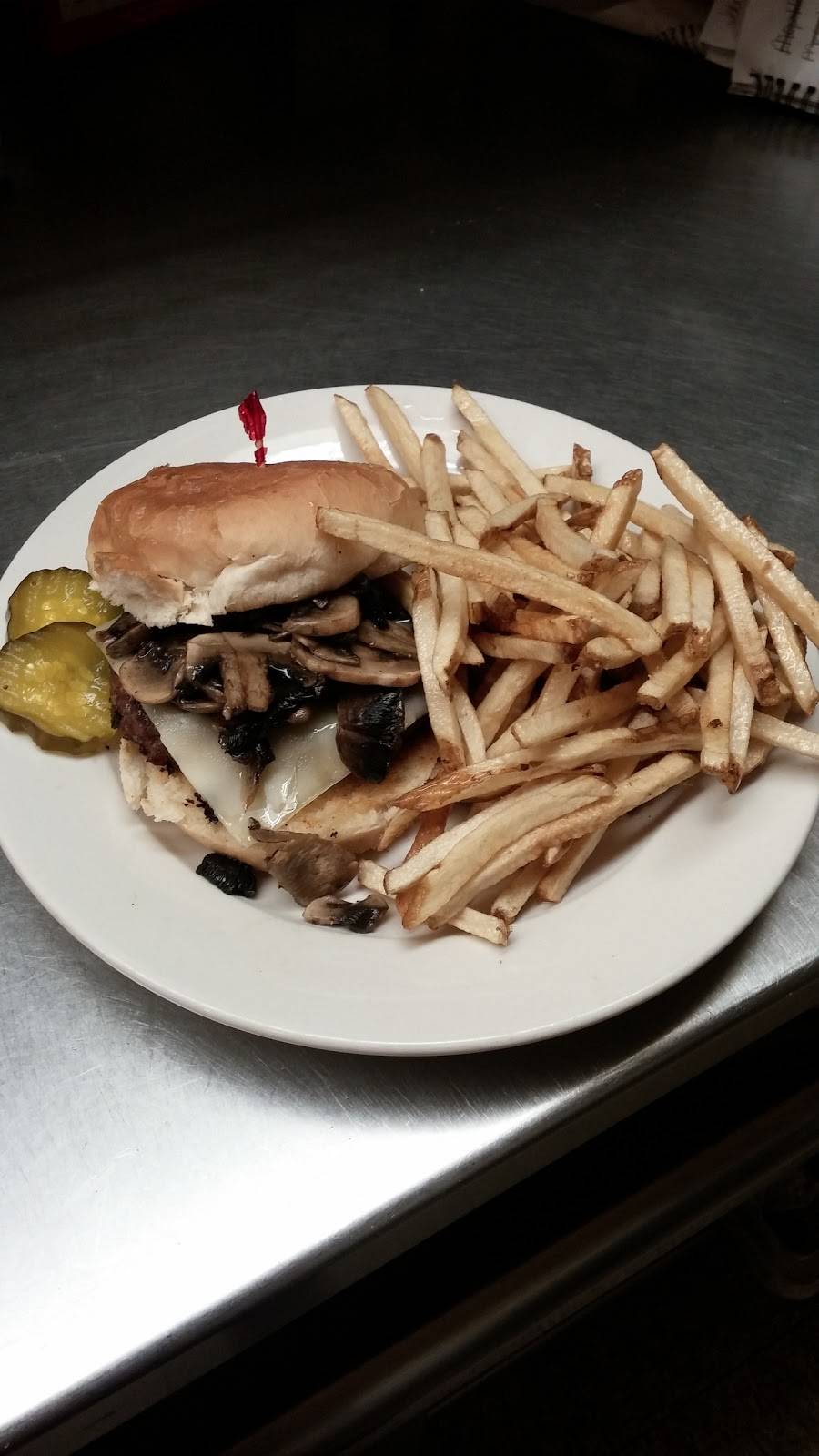 The Apple Bin Grill & Bakery | restaurant | 674 Arendtsville Rd, Biglerville, PA 17307, USA | 7176774141 OR +1 717-677-4141