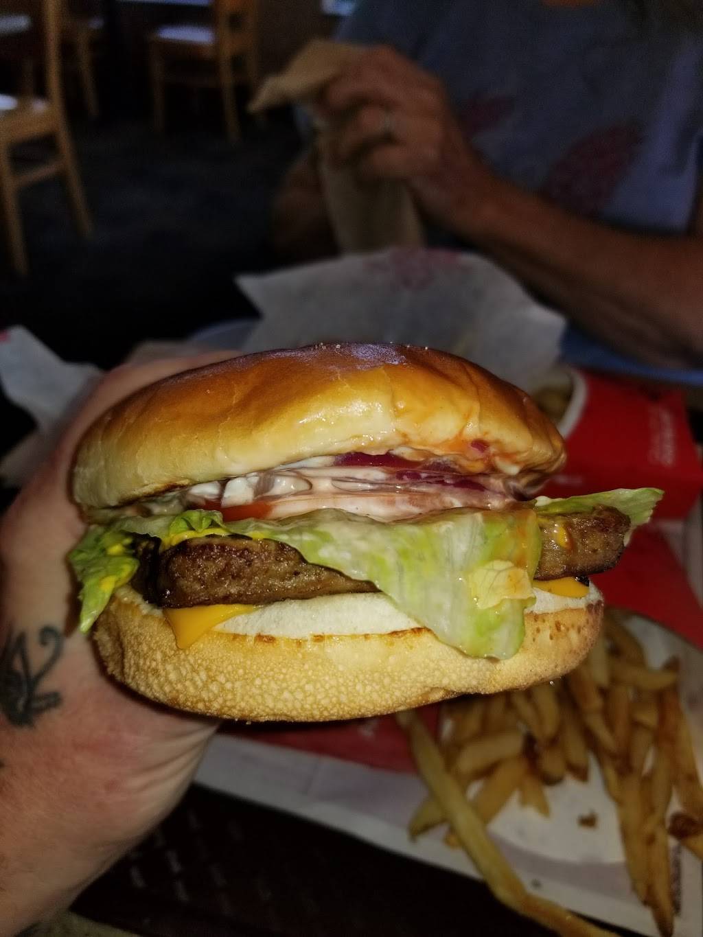 Wendys | restaurant | 31159 Harper Ave, St Clair Shores, MI 48082, USA | 5862947611 OR +1 586-294-7611