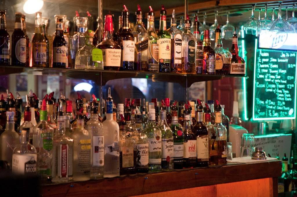 Mickeys Pub and Grill | restaurant | 435 William Hilton Pkwy #13, Hilton Head Island, SC 29926, USA | 8436899952 OR +1 843-689-9952