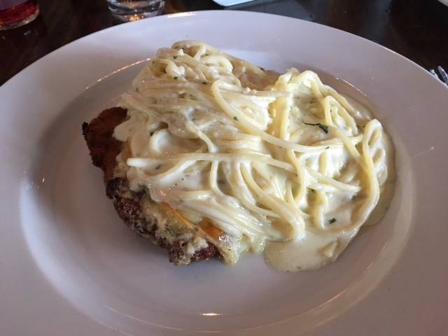 Vallozzis Restaurant | restaurant | 855 Georges Station Rd, Greensburg, PA 15601, USA | 7248367663 OR +1 724-836-7663