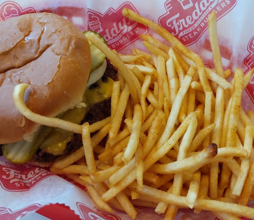 Freddys Frozen Custard & Steakburgers | restaurant | 6006 28th St SE, Grand Rapids, MI 49546, USA | 6165913354 OR +1 616-591-3354