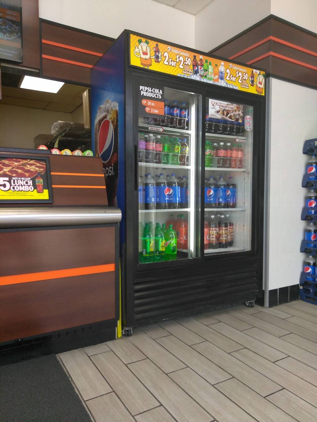 Little Caesars Pizza | meal takeaway | 2926 Valley View Ln, Farmers Branch, TX 75234, USA | 9726209993 OR +1 972-620-9993