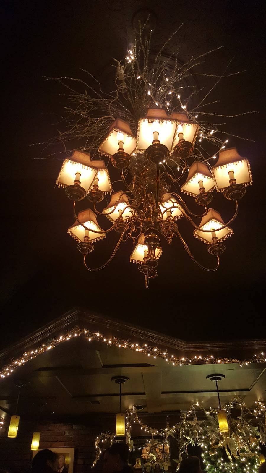 Mr. Pauls Chop House | restaurant | 29850 Groesbeck Hwy, Roseville, MI 48066, USA | 5867777770 OR +1 586-777-7770