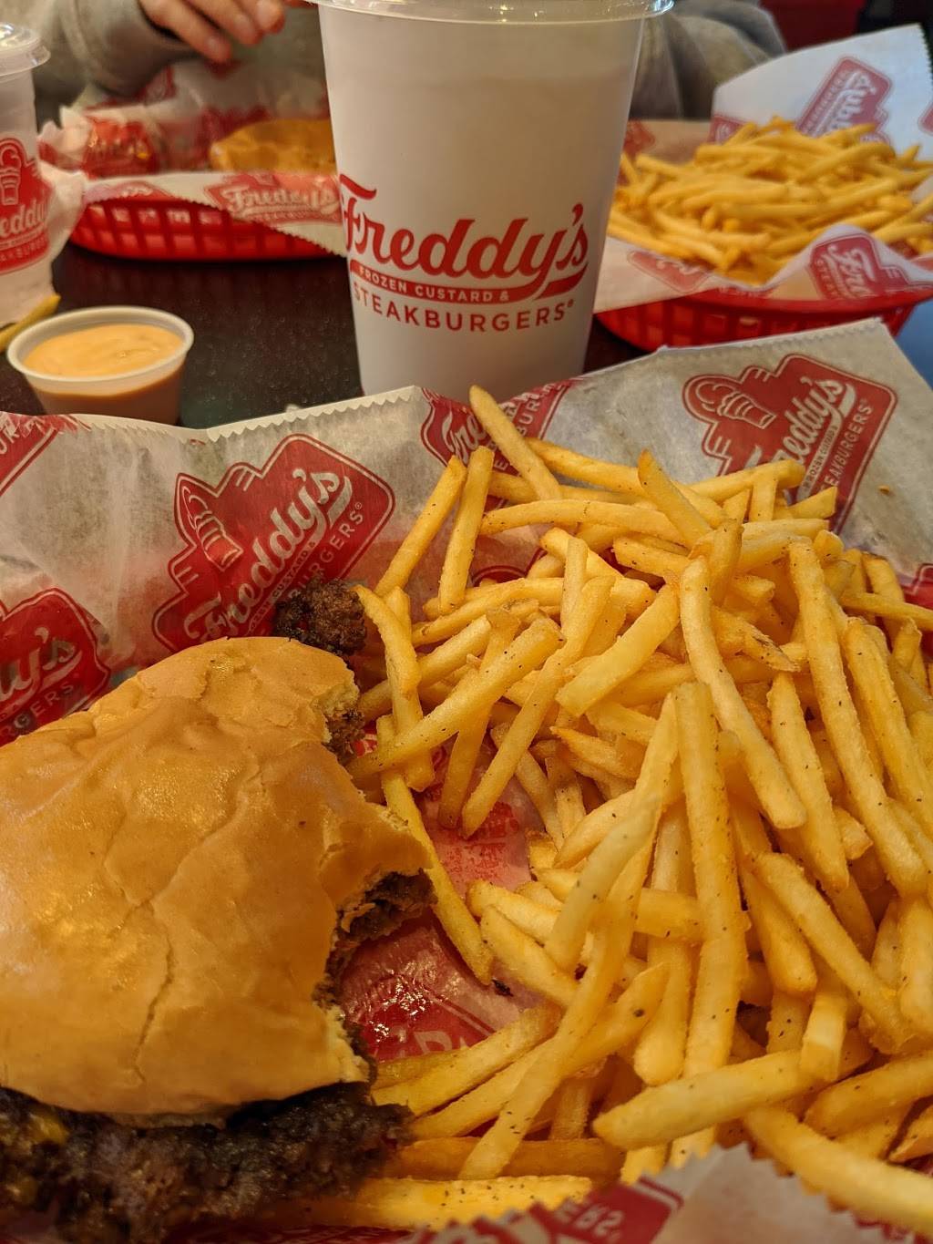 Freddys Frozen Custard & Steakburgers | restaurant | 7160 Interstate Blvd, Horn Lake, MS 38637, USA | 6624705482 OR +1 662-470-5482