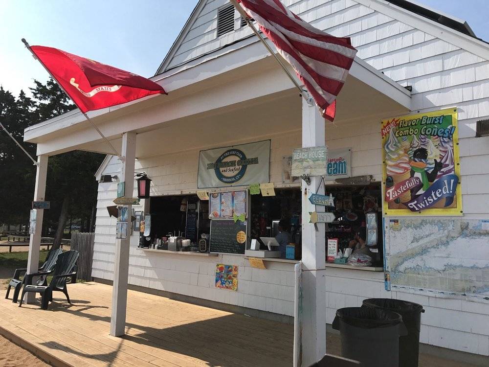 M & J Beach Grille and Seafood - Temp | restaurant | 87 Surf Club Rd, Madison, CT 06443, USA | 2036192549 OR +1 203-619-2549