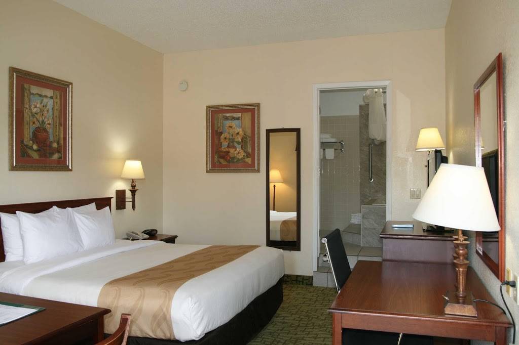 Quality Inn | restaurant | 9373 Cortez Blvd, Weeki Wachee, FL 34613, USA | 3525969000 OR +1 352-596-9000