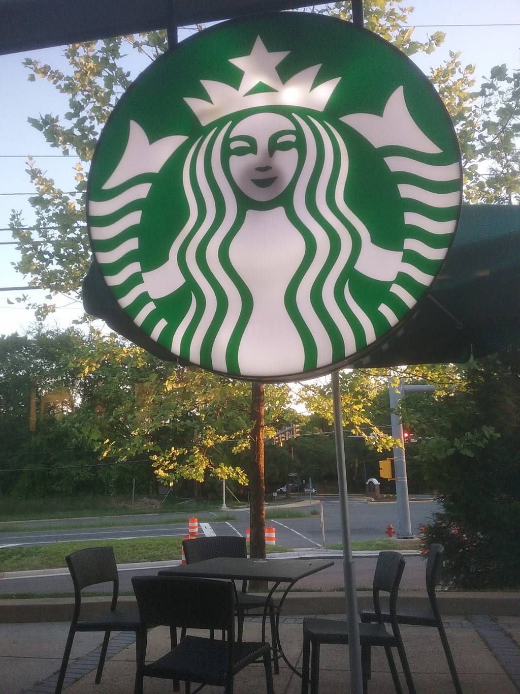 Starbucks | cafe | 11725 Lee Hwy, Fairfax, VA 22030, USA | 7033855732 OR +1 703-385-5732