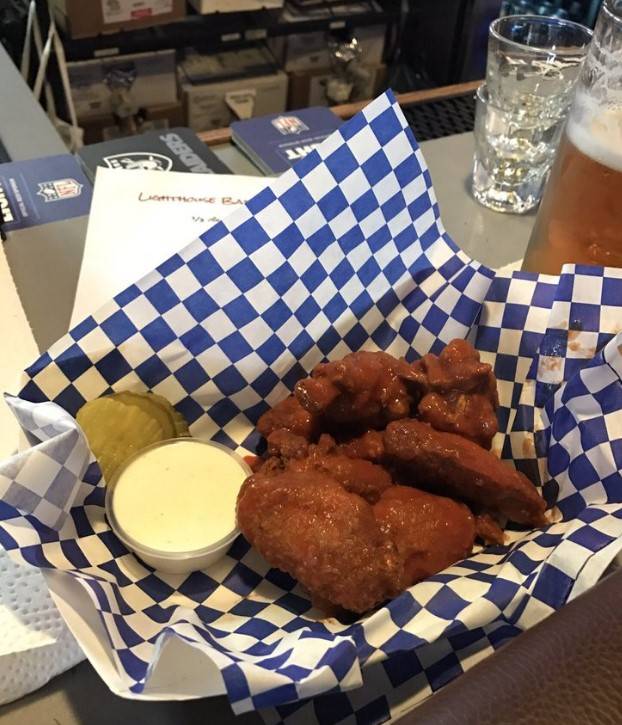 Lighthouse Bar & Grill | night club | 2125 W Capitol Ave, West Sacramento, CA 95691, USA | 9167607195 OR +1 916-760-7195