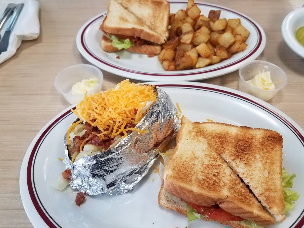 Huddle House | restaurant | 143 US-441, Clayton, GA 30525, USA | 7067827398 OR +1 706-782-7398